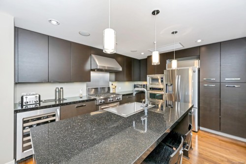 #802-1400 Lynburne Pl, Langford, BC 