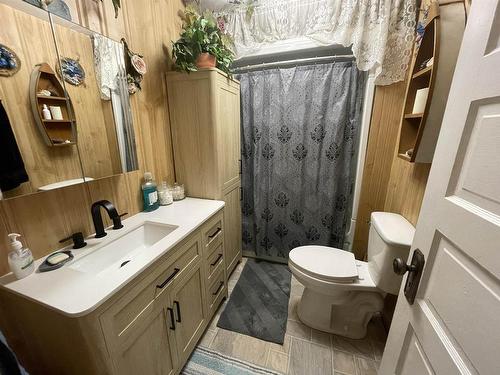 582 Henderson Loop Road, Dryden, ON 