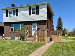 2101 Victoria Avenue E Thunder Bay, ON P7C 1E4