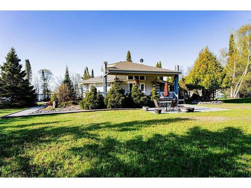 106 Island Avenue, Neebing, ON 