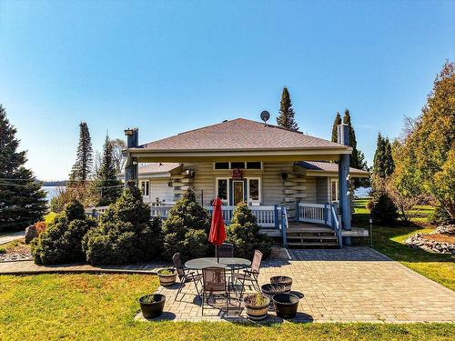 106 Island Avenue, Neebing, ON 