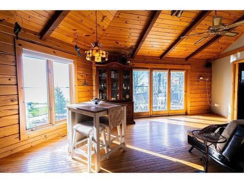 106 Island Avenue, Neebing, ON 
