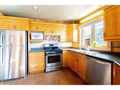 106 Island Avenue, Neebing, ON 