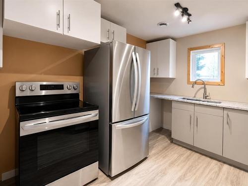 6086 Hwy 11/71, Emo, ON - Indoor Photo Showing Kitchen With Double Sink