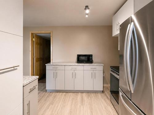 6086 Hwy 11/71, Emo, ON - Indoor Photo Showing Kitchen