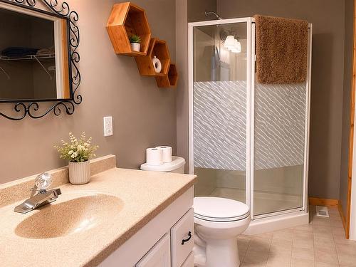 6086 Hwy 11/71, Emo, ON - Indoor Photo Showing Bathroom