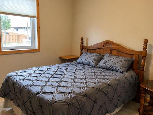 6086 Hwy 11/71, Emo, ON - Indoor Photo Showing Bedroom