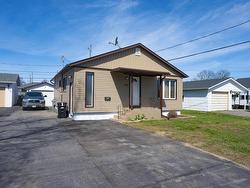 233 Edward Street North Thunder Bay, ON P7C 4P1