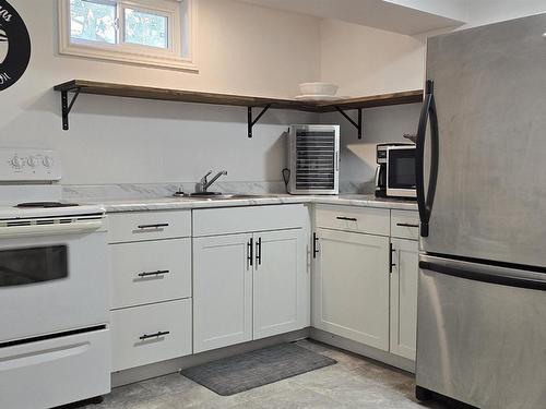 112 Walsh St West, Thunder Bay, ON 