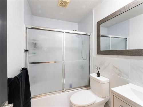78 Metz St, Winnipeg, MB 