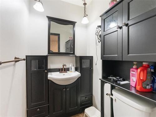 78 Metz St, Winnipeg, MB 