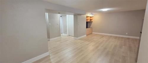 78 Metz St, Winnipeg, MB 