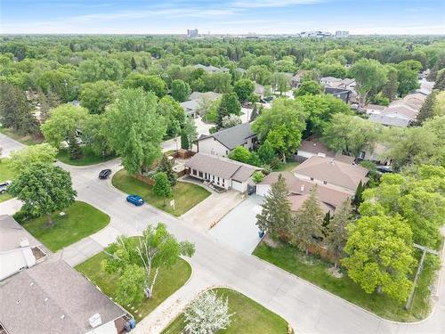 78 Metz St, Winnipeg, MB 