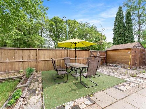 78 Metz St, Winnipeg, MB 