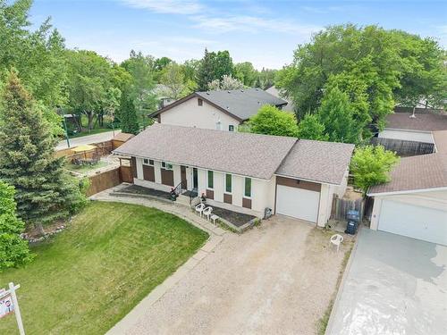 78 Metz St, Winnipeg, MB 