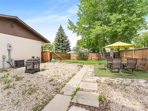 78 Metz St, Winnipeg, MB 