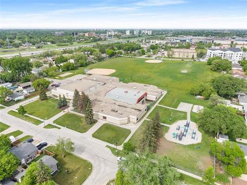 78 Metz St, Winnipeg, MB 