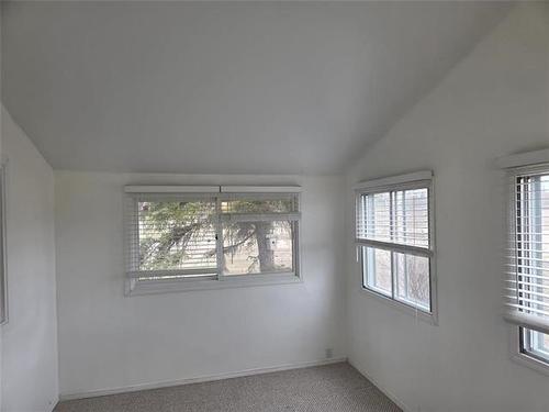15 Middle Dr, Winnipeg Beach, MB 