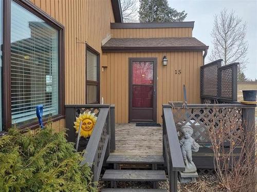 15 Middle Dr, Winnipeg Beach, MB 