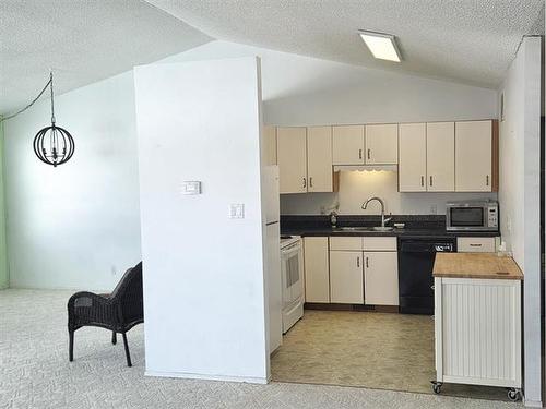 15 Middle Dr, Winnipeg Beach, MB 