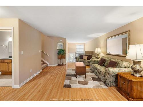 11827 Boulder Crescent, Windsor, ON 