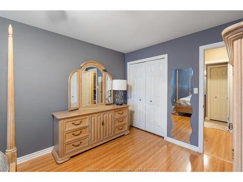 11827 Boulder Crescent, Windsor, ON 