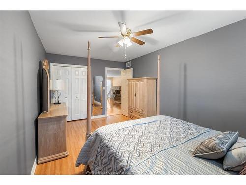 11827 Boulder Crescent, Windsor, ON 