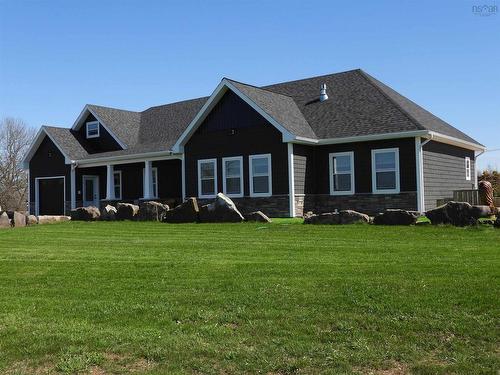 40 Old Oak Island Road, Lockhartville, NS 