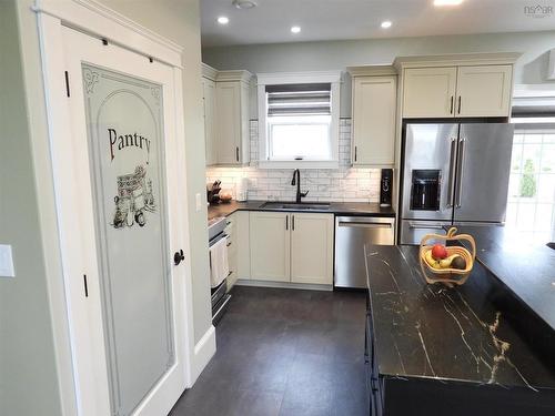 40 Old Oak Island Road, Lockhartville, NS 