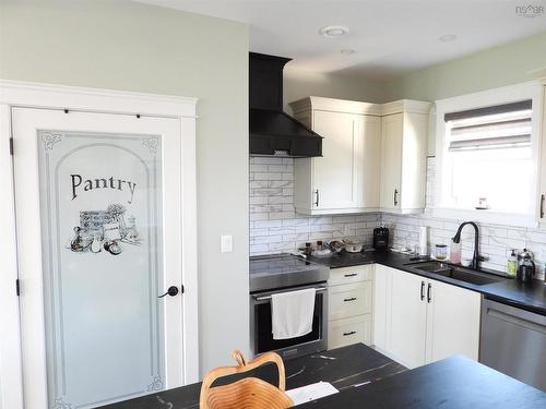 40 Old Oak Island Road, Lockhartville, NS 