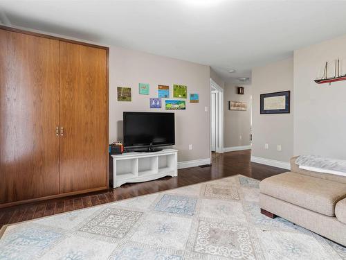 100 Clayton Drive, Hubbards, NS 