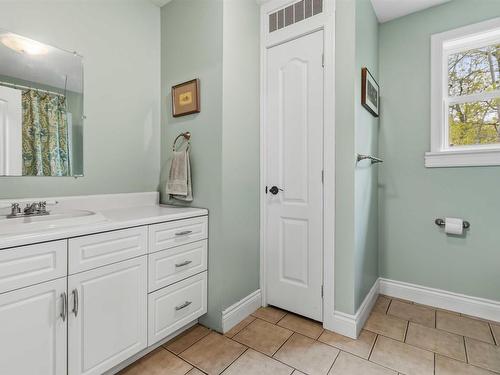 100 Clayton Drive, Hubbards, NS 