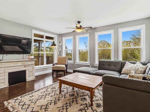 100 Clayton Drive, Hubbards, NS 