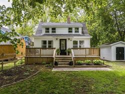 28 Crescent Avenue  Kentville, NS B4N 1R2