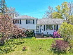 37 Collier Avenue Coxheath, NS B1R 2H5