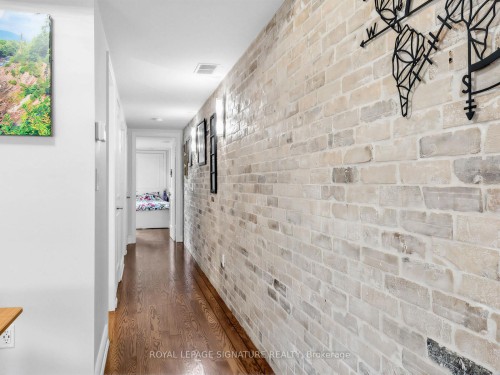 201-72 Aerodrome Crescent, Toronto, ON - Indoor Photo Showing Other Room