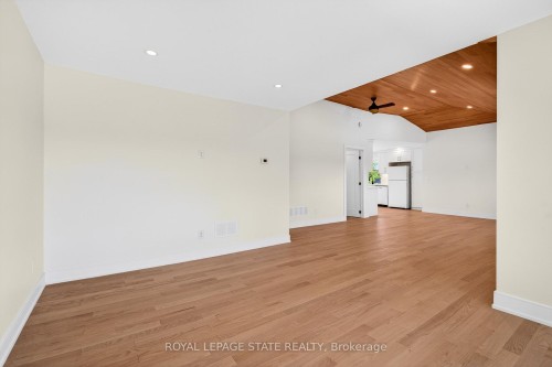 Upper-8 Cornell Avenue, Hamilton, ON 