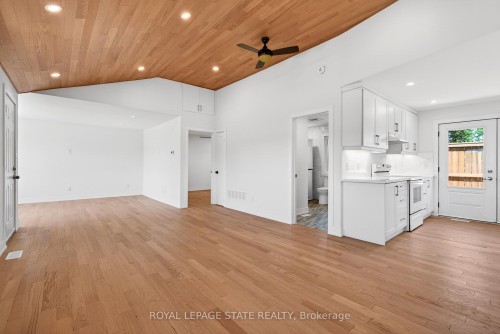 Upper-8 Cornell Avenue, Hamilton, ON 