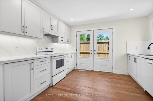 Upper-8 Cornell Avenue, Hamilton, ON 