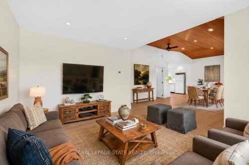 Upper-8 Cornell Avenue, Hamilton, ON 