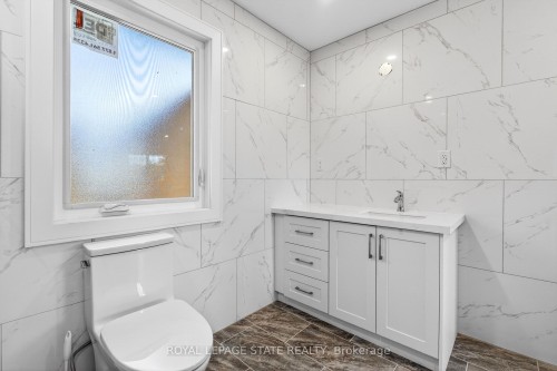 Upper-8 Cornell Avenue, Hamilton, ON 
