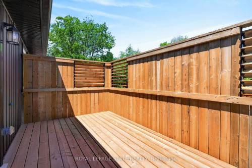 Upper-8 Cornell Avenue, Hamilton, ON 