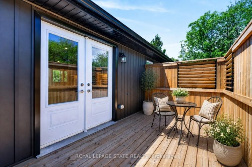 Upper-8 Cornell Avenue, Hamilton, ON 