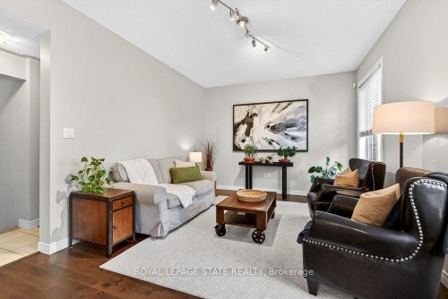 7 Summerwind Drive, Hamilton, ON 