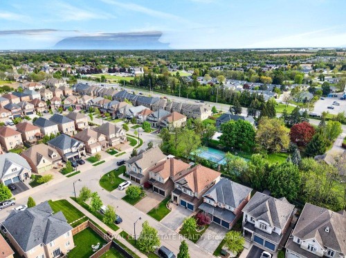 7 Summerwind Drive, Hamilton, ON 