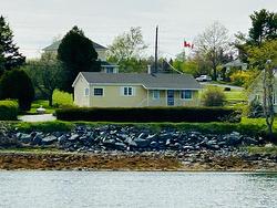 698 OAKLAND Road Indian Point, NS B0J 2E0