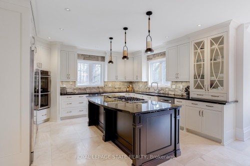 18 Elder Crescent, Hamilton, ON 