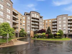305 36 Southgate Drive  Bedford, NS B4A 4M4