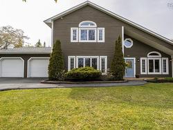 45 Fiddle Parkway Hatchet Lake, NS B3T 1R6