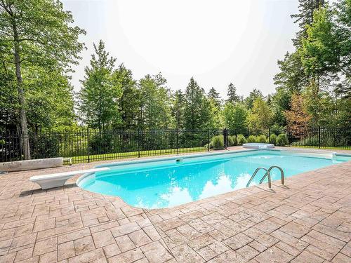261 Aberdeen Drive, Fall River, NS 